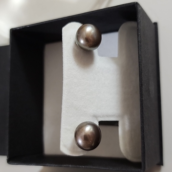 Black Tahitian Pearl Stud Earrings